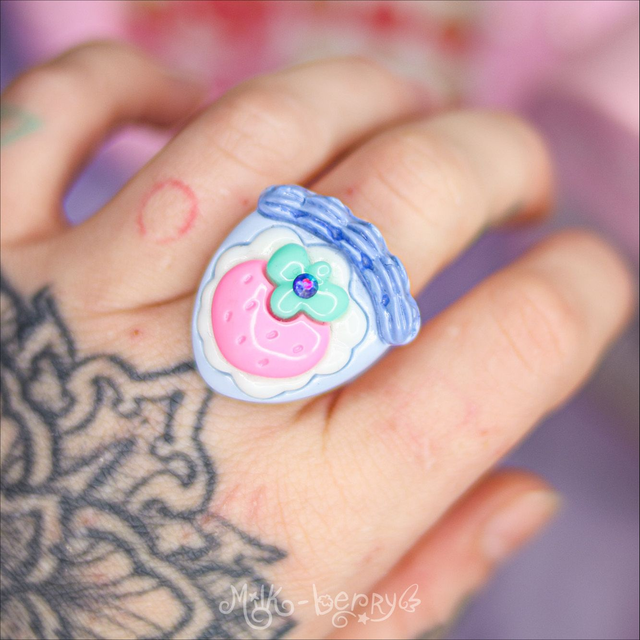 Bague Gâteau Fraise Kawaii