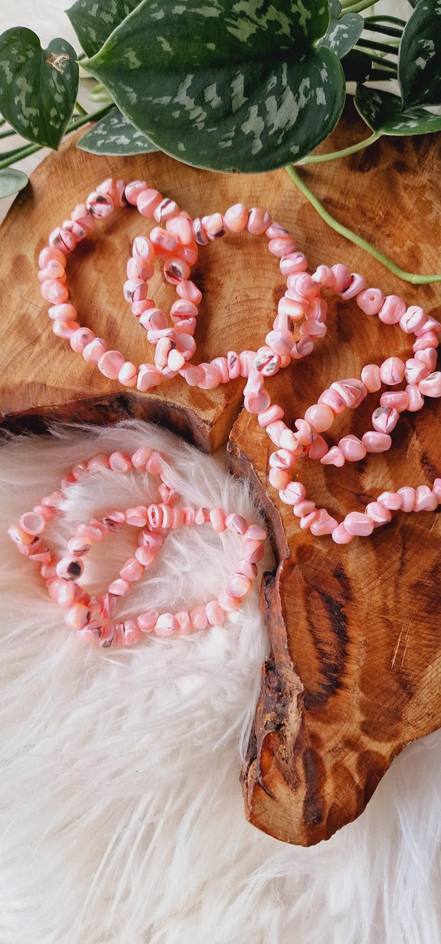 Freshwater Shell Freeform Bracelet (Dyed Pink)