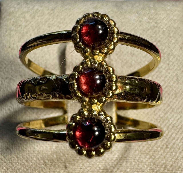 Bague 3 rangs cabochons en Grenat