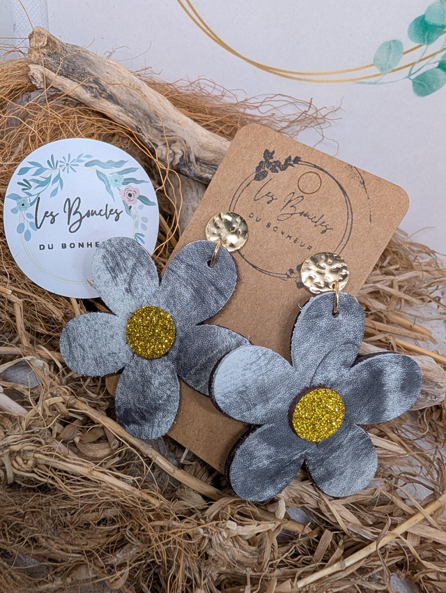 Boucles d&#039;oreilles Marguerite gris m1105