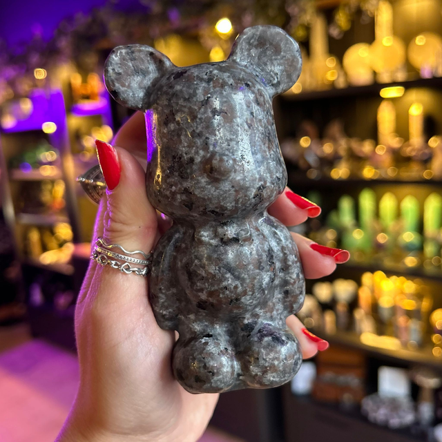 Yooperlite Bearbrick Carving