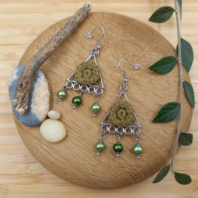 Parure kaki clair et argentée - Boucles d&#039;oreille kaki clair attrape-rêves