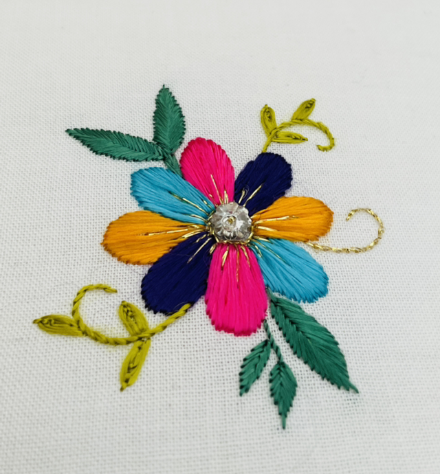 Kit broderie traditionnelle *La Fleur d’Orient*