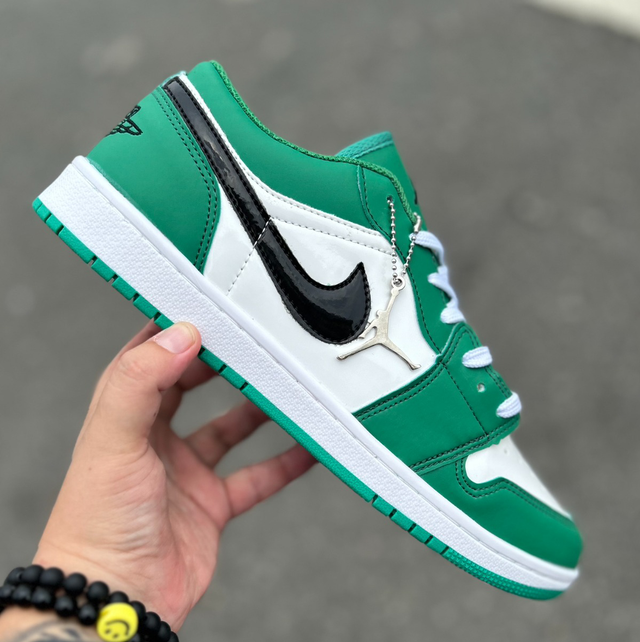 Nike Air Jordan Low
