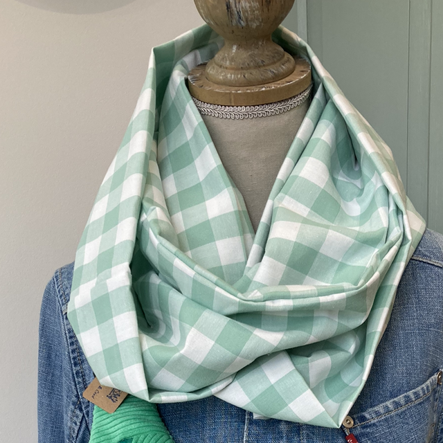 Foulard vert amande