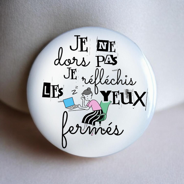 Je réfléchis les yeux fermés