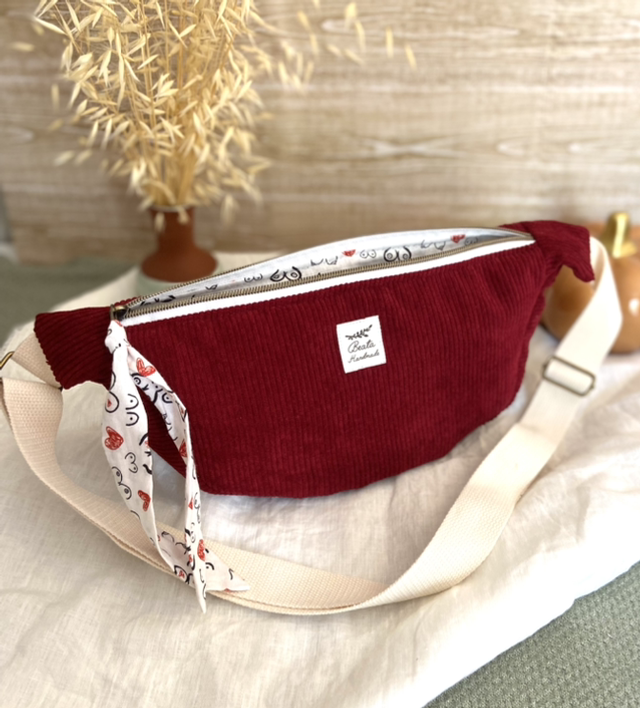 Sac demi-lune en velours Bordeaux