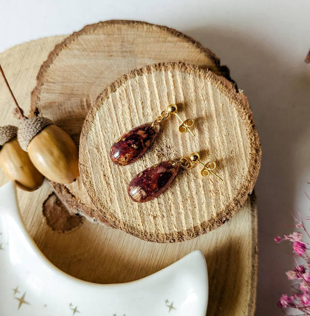 Pendientes lágrima con pétalos de rosas 