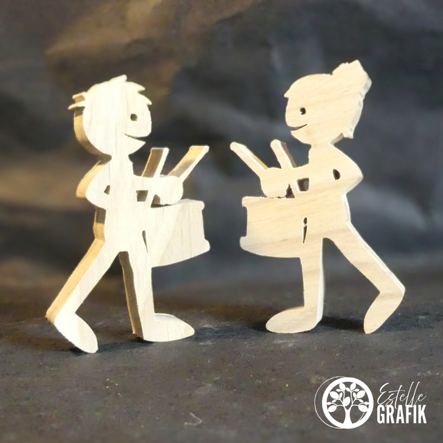 Sculpture en bois de Joueurs de Batterie Bagad