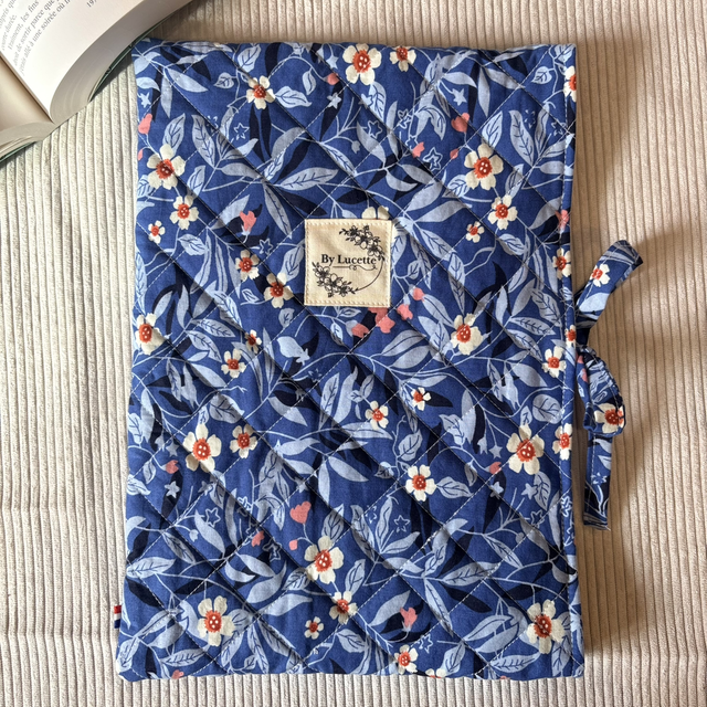 Pochette à livre matelassée fleurs bleu