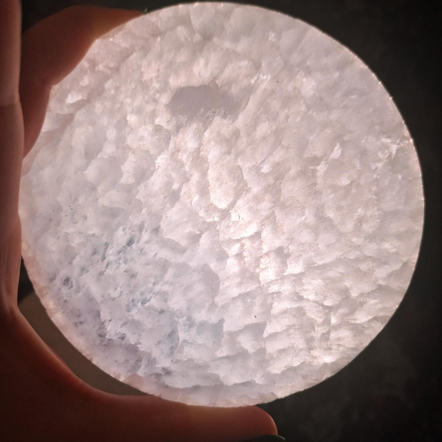 Selenite charging plate