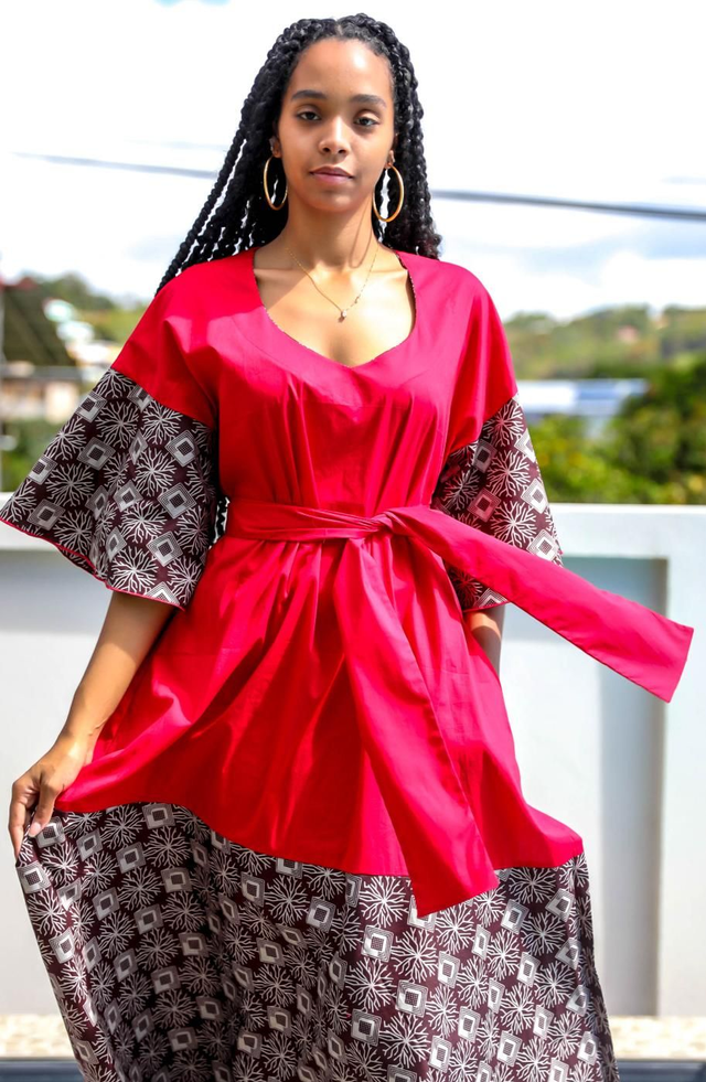 Robe bi-matière bicolore popeline de coton uni rouge et wax maarron