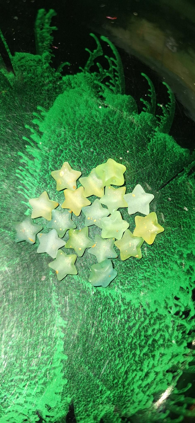 Acrylic stars green mix