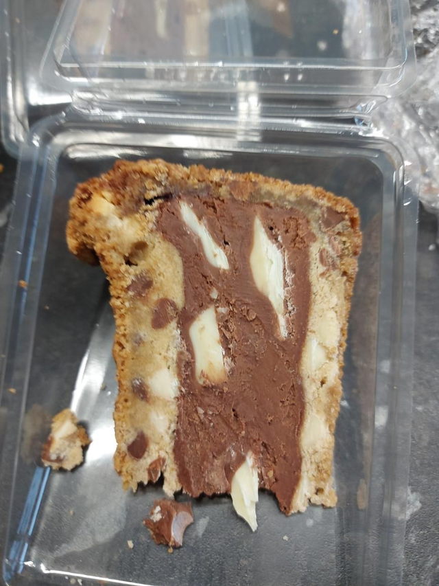 Nutella Cookie Pie with kinder Buenos.