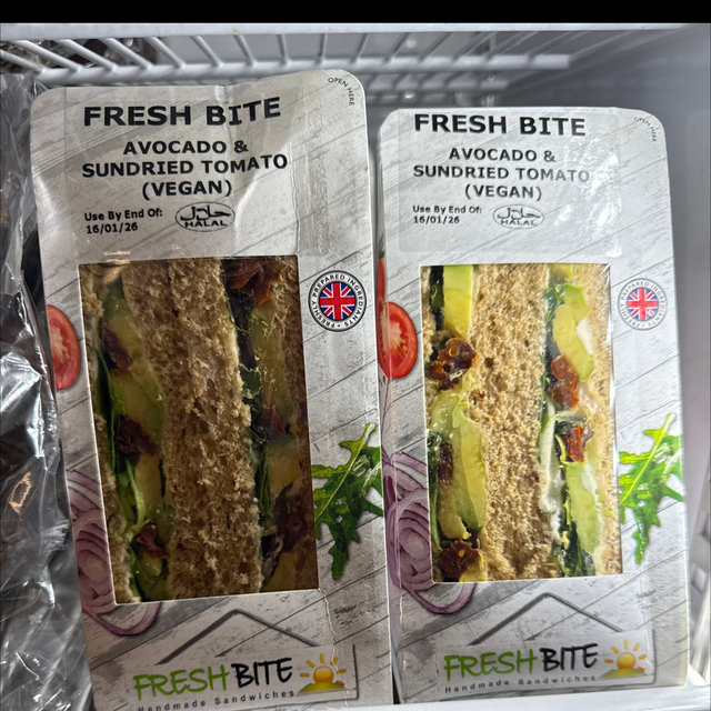 Avocado &amp; Sundried Tomatoes (Vegan) 