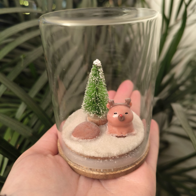 Ami protecteur - Capybara déguisé en renne (jaspe rouge)