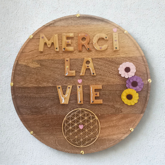 Décoration murale en bois "Merci la Vie" - 37 cm diamètre