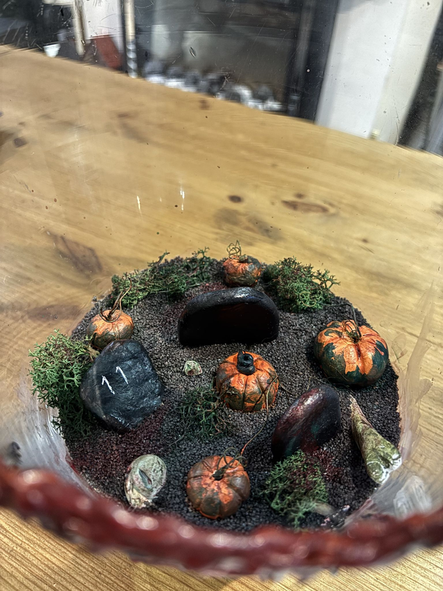 Large Stranger Things Cemeterarium