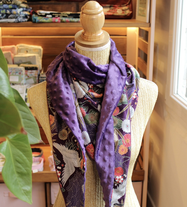 Foulard coton japonais violet motif fleurs et grues / Le petit atelier de Maya