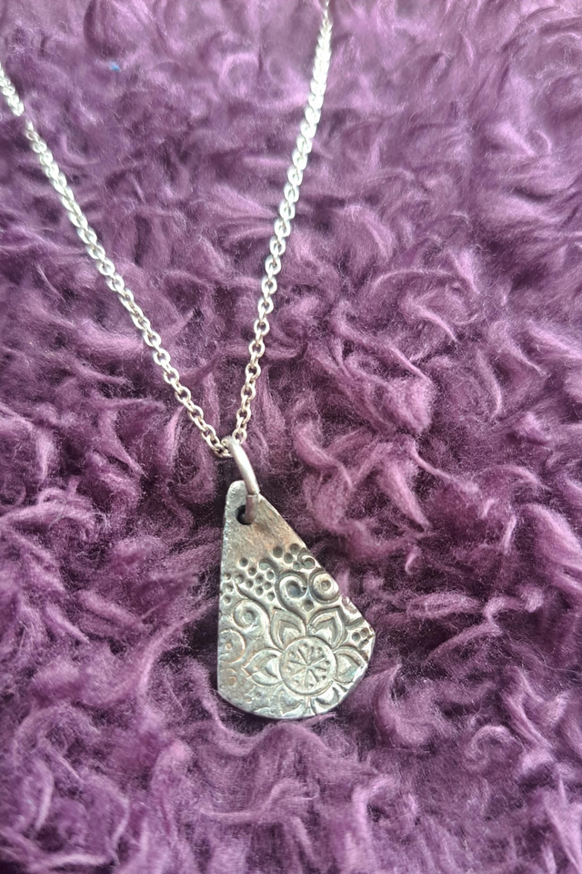 Teardrop floral pendant 