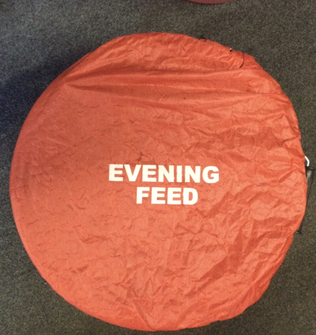 Lincoln Feed Bowl Cover