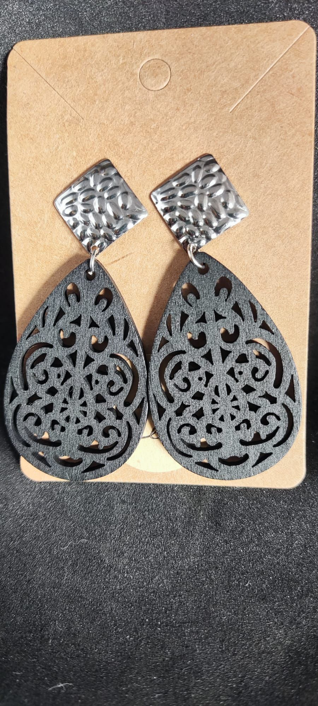 Boucles d’oreilles en bois – Motif ajouré