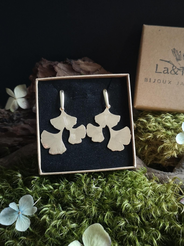 Précommande : Boucles d&#039;oreilles - puces - laiton - ginkgo - La&amp;Titia 