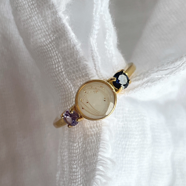 Ring shining • 2 fødselssteiner • gullbelagt • Kristin