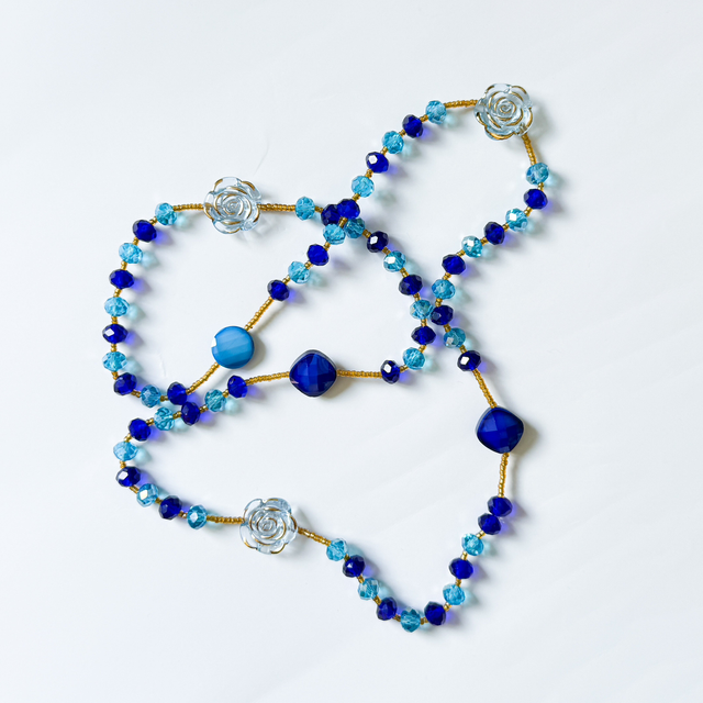 Chaine de taille bleue
