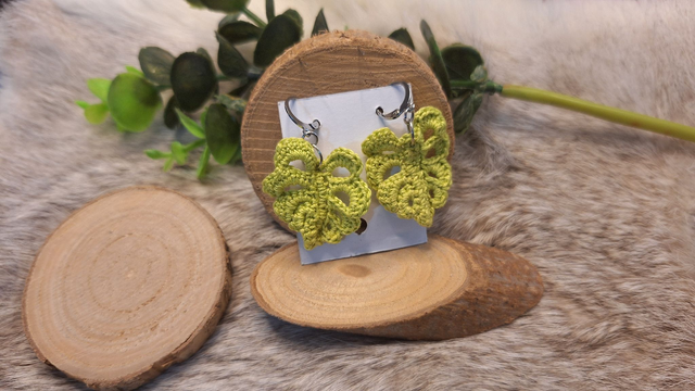 2004. Monstera oorbel