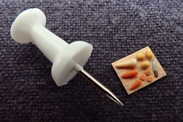 Root Vegetables on Board (1/48th Scale)