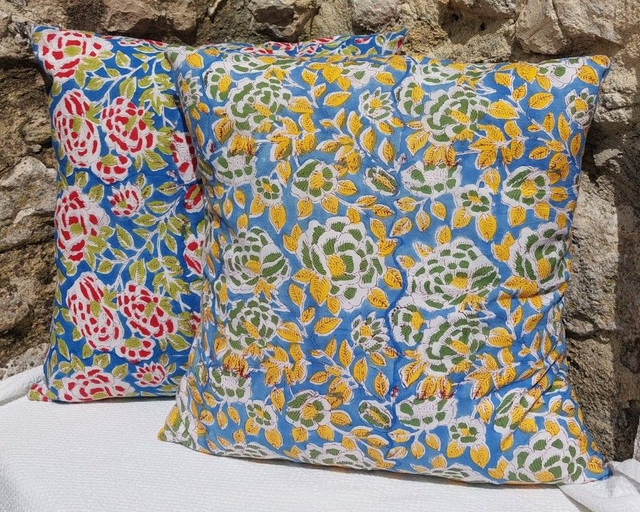 Housses de coussin artisanale en coton – Motifs floraux éclatants - Imprimé à la main en Inde (40x40 cm)