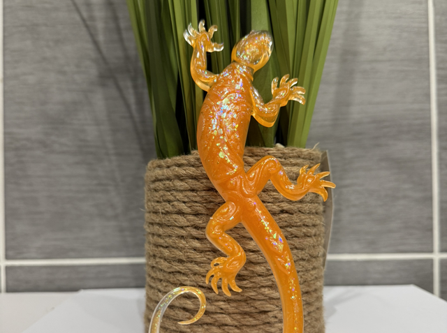 Salamandre orange, translucide et paillettes 