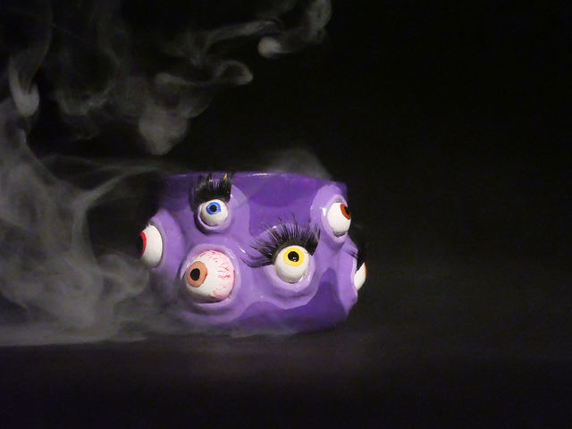 Cendrier "All eyes on me" Curiosité