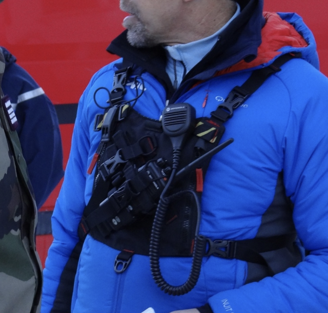 Porta-radios THORAX Full black DIMATEX 