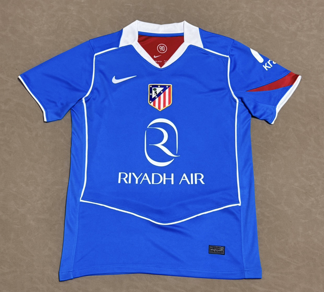 Tercera equipación Atlético de Madrid, 25-26