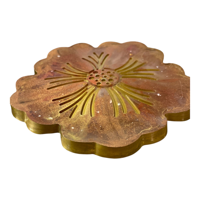 Sous-verre en résine avec bordure dorée