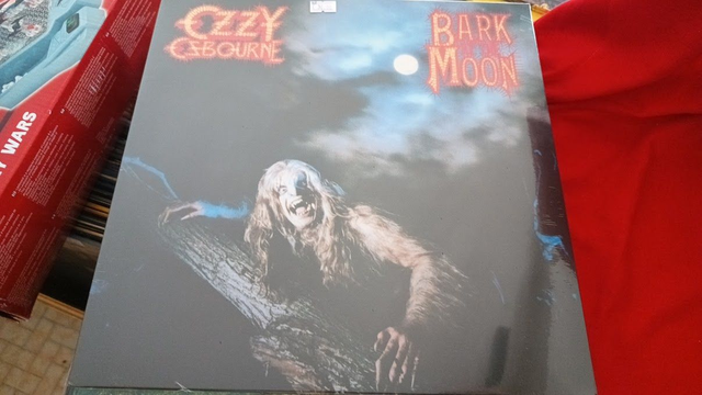 Ozzy Osbourne – Bark At The Moon