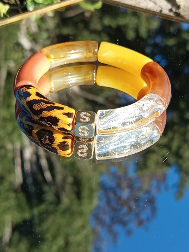 Bracelet jonc perles tubes acrylique léopard Indrani Jyoti