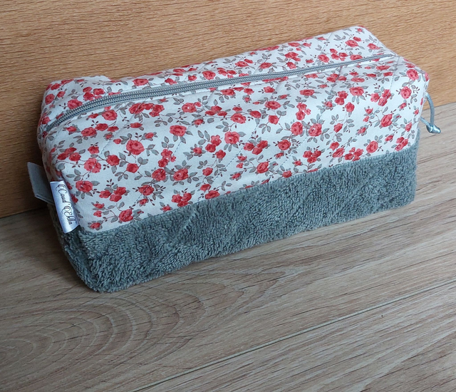 Trousse de toilette taille S fleurs rouges et vert