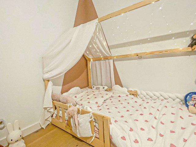 Ciel de lit cabane Romane