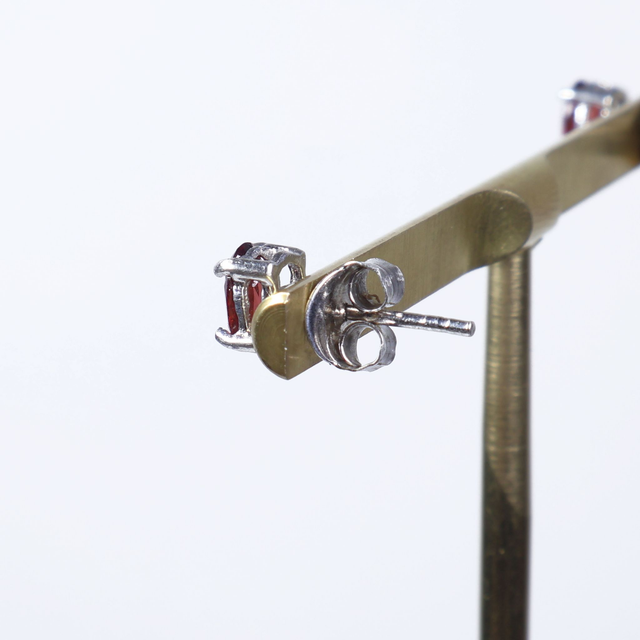 Pair of Vintage Sterling Silver 925 Small Dainty Delicate 5x4mm Oval Cut Red Garnet Gemstone Januray Birthstone Stud Earrings