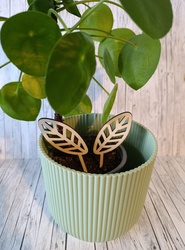 Blumenstecker aus Lindenholz – Hasenohren Blatt