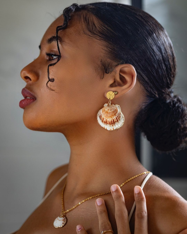 Moyenne boucle d’oreilles coquillages 