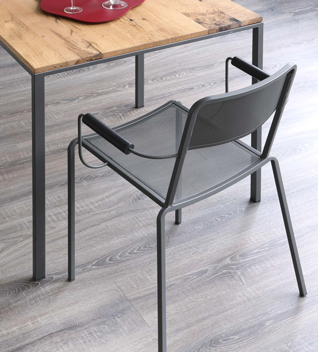 ZEUS Ginger Armchair