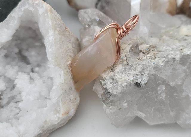 Botswana agate pendant -  xtra small 