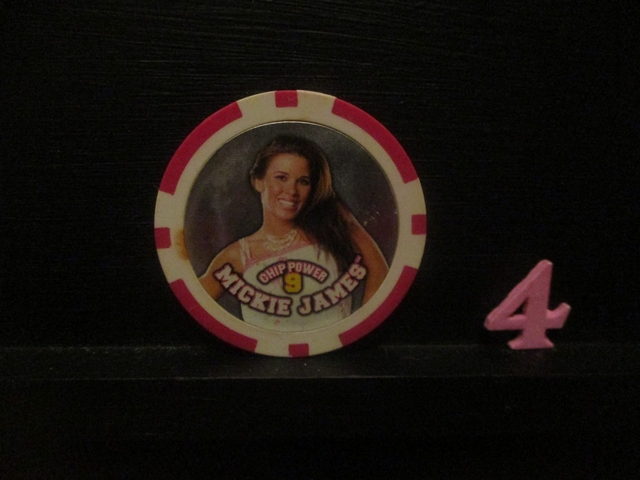 Mickie James - Chip Power 9 Original Wrestling Chipz (4)