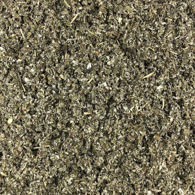 Feuilles de framboisier coupées