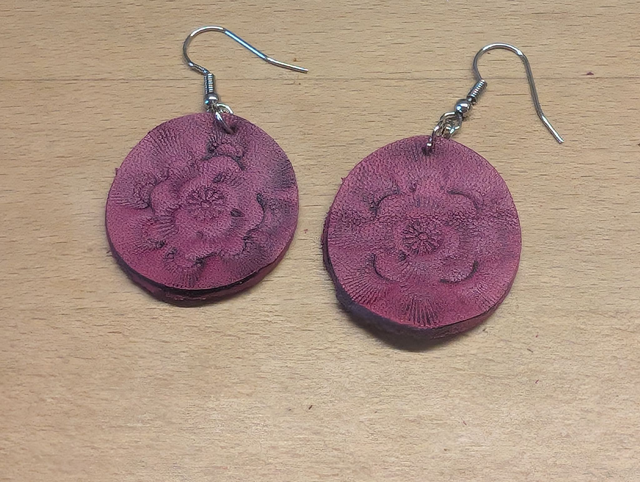 Boucles d&#039;oreille cuir.