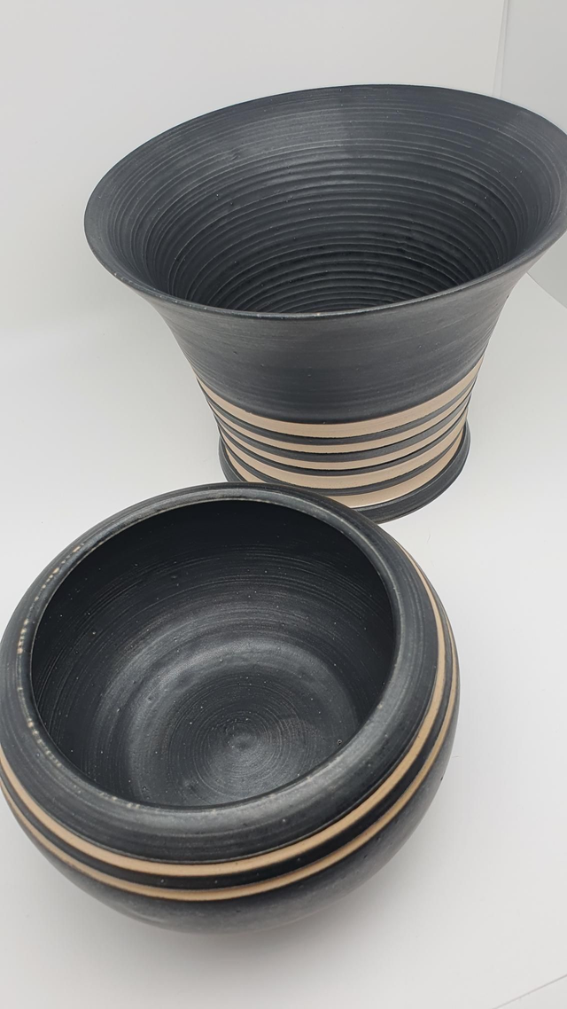 Grand vase noir mat en grès 